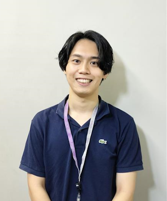 笑顔の職員の写真