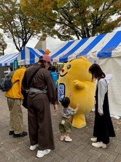 くみんの広場当日における、テントブースの様子