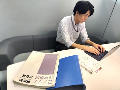業務中の職員の写真