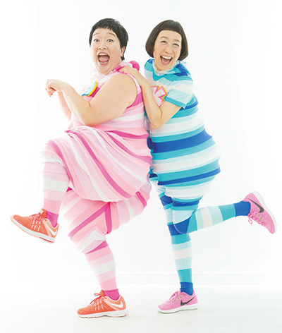 ケロポンズの平田明子氏(ポン)(左)と増田裕子氏(ケロ)(右)の写真