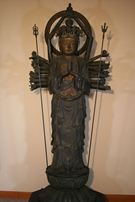 銅造千手観音菩薩立像の写真