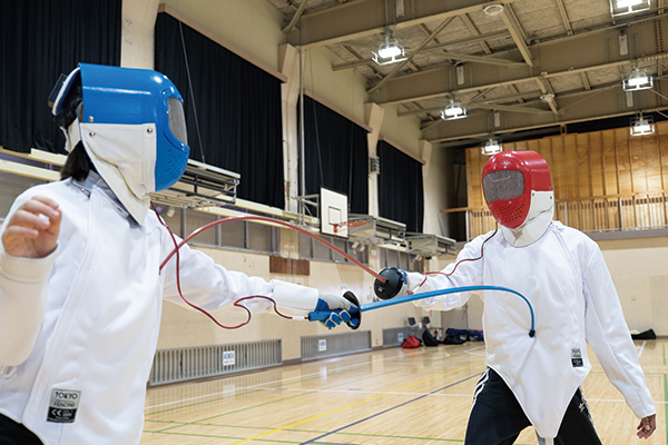 フェンシングの試合の様子
