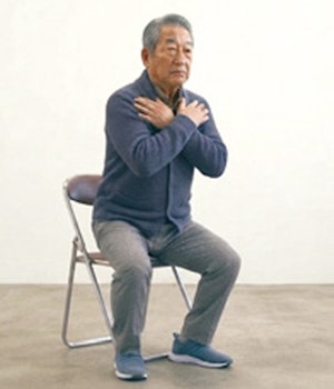 椅子の立ち座りの回数測定 イメージ写真