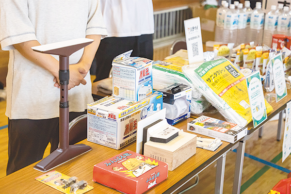 渋谷区であっせんした防災用品を販売しているブース