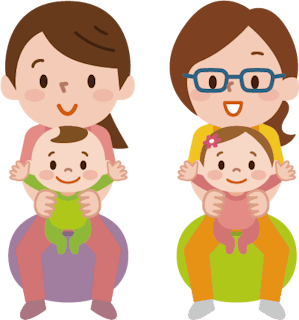 親が子供を抱いてバランスボールに座っているイメージイラスト