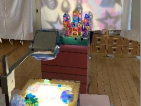 代々木保育園光の探求の様子