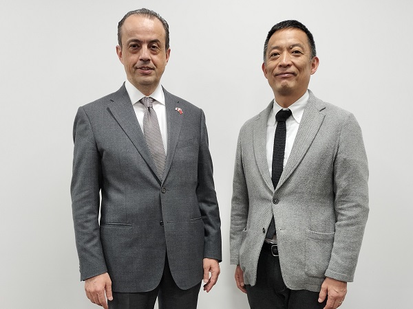 オウズハン・エルトゥールル駐日トルコ共和国大使と長谷部区長