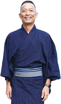 浴衣を着た長谷部区長の写真