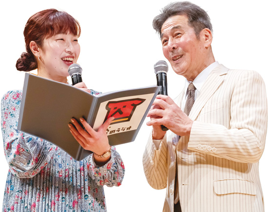 司会（左から）渋谷のラジオパーソナリティー 島田亜紀恵さん SHIBUYA NODOJIMAN実行委員長 井上順さん 写真