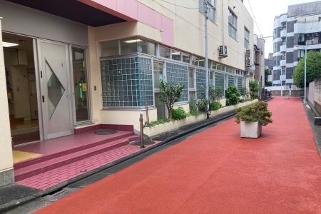 幡ヶ谷保育園前の遊歩道